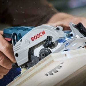 Bosch Akku-Kreissäge GKS 12V-26 inkl. 2x 3.0Ah Akkus und Ladegerät für 154€ (statt 182€)