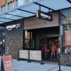 https://upload.wikimedia.org/wikipedia/commons/4/4d/Amazon_Go_in_Seattle%2C_December_2016.jpg
