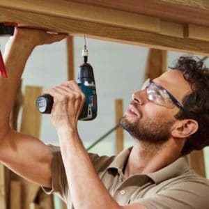 Akkuschrauber Bosch Professional GSR 12V-15 mit 2x 2,0 Ah Akkus + Ladegerät + Tasche für 99,99€ (statt 119€)