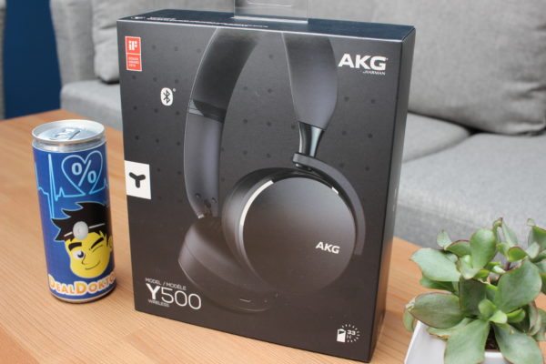 AKG Y500 Verpackung