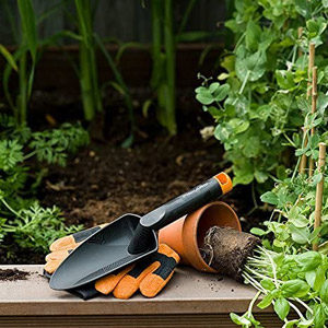 👨‍🌾 Fiskars Blumenkelle aus Kunststoff (28cm) für 4,65€ (statt 6,50€)