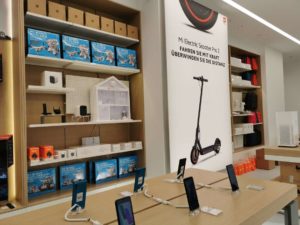 Xiaomi_Store_Scooter_Smartphones