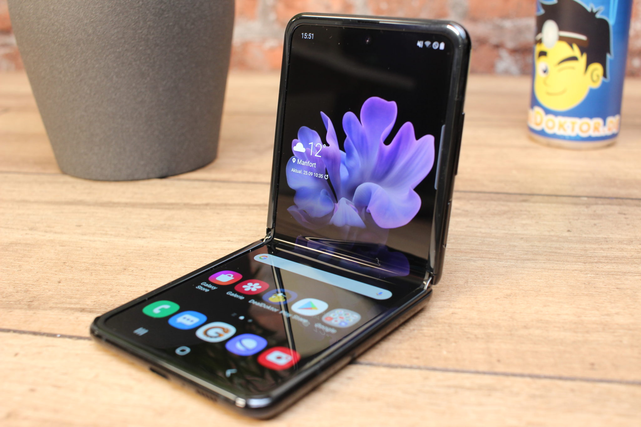 Samsung Galaxy Z Flip: Das faltbare Smartphone für kleine Hosentaschen