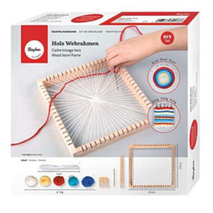 Rayher Holz Webrahmen, 23x23 cm, Webbreite 18 cm, Starterset mit Rahmen, Wolle, Garn, Nadel, Webkamm, Schiffchen (Amazon Prime)