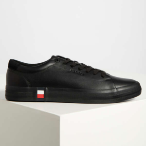 Tommy Hilfiger Premium Leder Corporate Vulc Sneaker für 31,96€ (statt 61€)