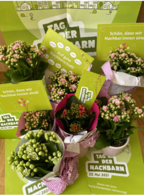 Diverse Blumen und Sticker aus dem Mitmach Set für Nachbarn