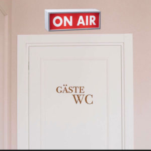 On Air Light | Wandmontierbar und Tischleuchte (Amazon Prime)