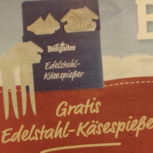 Gratis Edelstahl-Käsespießer beim Kauf von 300g Bergader Käse