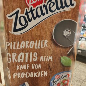 Gratis Pizzaroller beim Kauf von 3x Zottarella