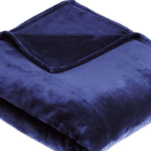 Amazon Basics - Kuscheldecke, 168 x 229cm - Marineblau für 9,68€