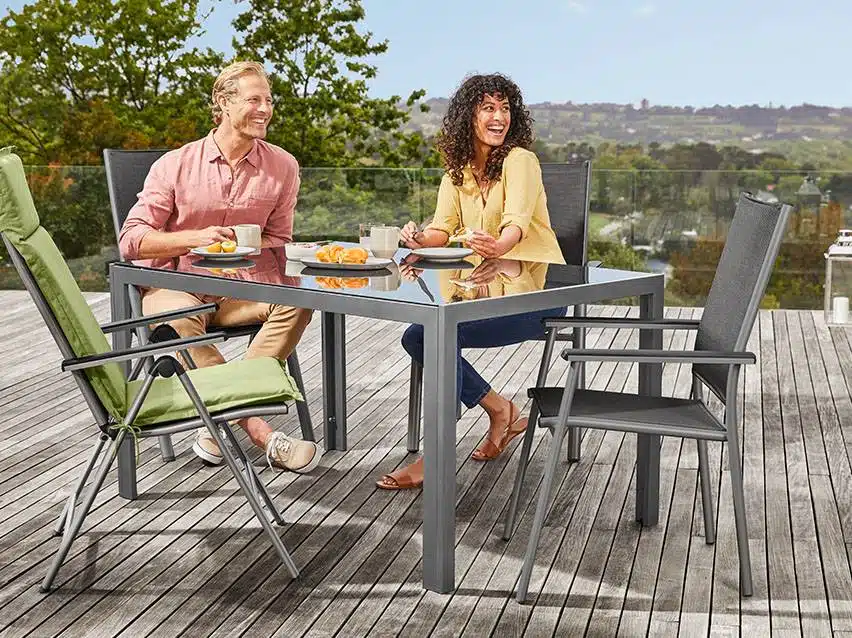 Lidl Gartenmöbel im Sale z.B. 3teiliges Balkonset aus Stahl für 147,90€