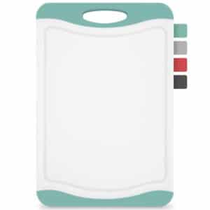 Thingles Schneidebrett Kunststoff Groß, 42 x 29 cm in Petrol/Weiß für 5,61€(statt 21,99€)