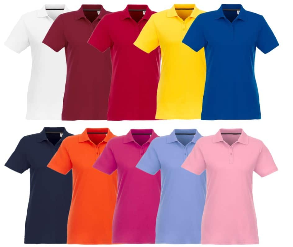 Eine Auswahl an Damen-Poloshirts in verschiedenen Farben, darunter Weiß, Bordeaux, Gelb, Blau, Navy, Orange, Pink und Hellblau. Die Poloshirts sind mit einem klassischen Polo-Kragen und kurzen Ärmeln versehen.