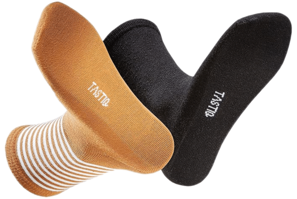 6 Paar Tastiq Baumwoll-Socken mit Latte Macchiato-Print in Kaffeebecher-Geschenkbox
