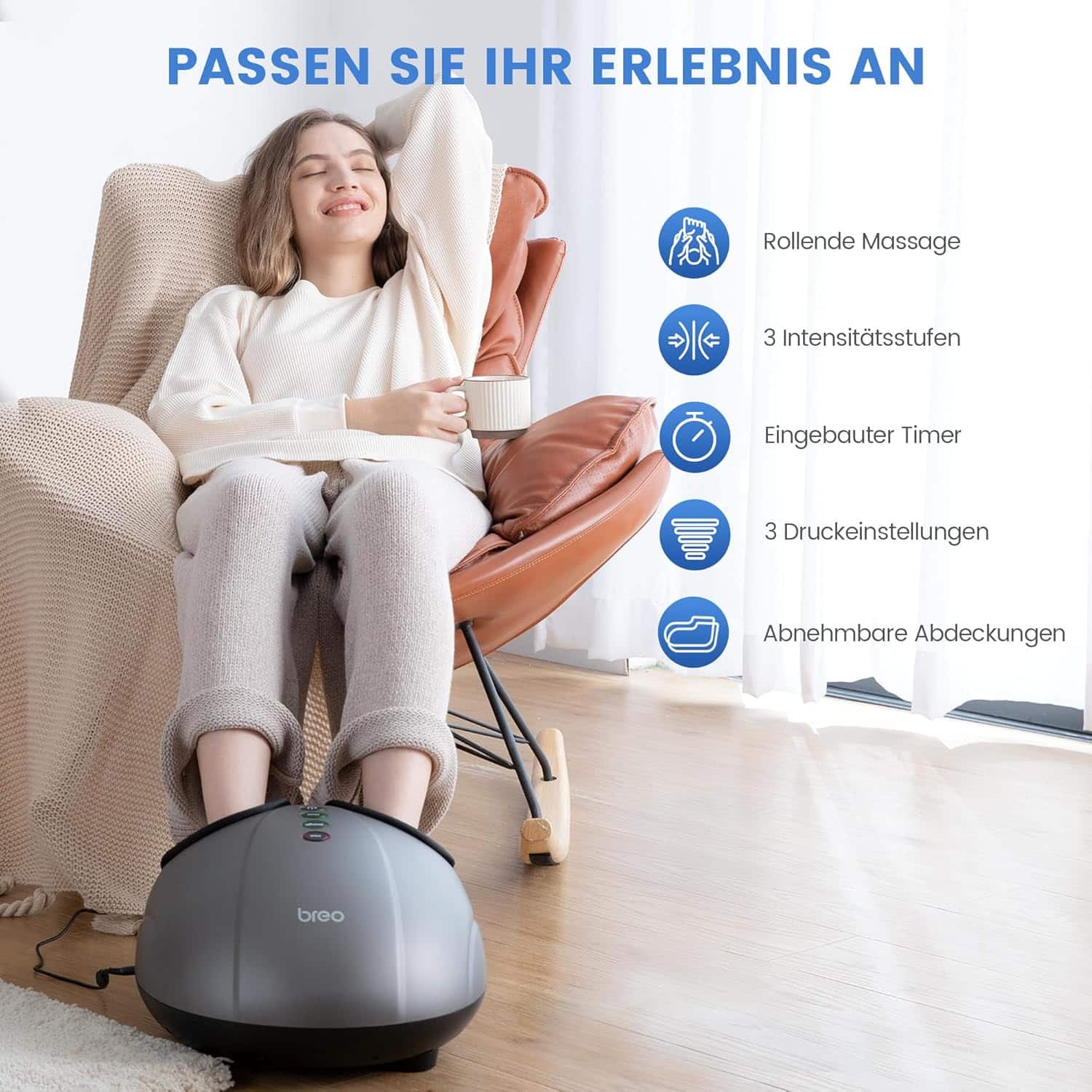 Eine Frau sitzt entspannt in einem Sessel mit einem Fußmassagegerät von Breo. Rechts im Bild sind Funktionen wie rollende Massage, 3 Intensitätsstufen, Timer, Druckeinstellungen und abnehmbare Abdeckungen aufgelistet.