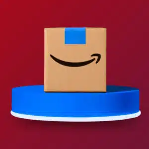 Prime-Paket auf blauem Podest vor rotem Hintergrund
