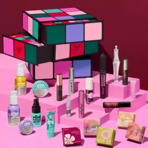 Thumbnail Benefit Glam Cube-Adventskalender 2025 für 106,80€ (statt 119€)
