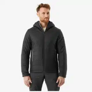 Mann mit Forclaz Übergangsjacke