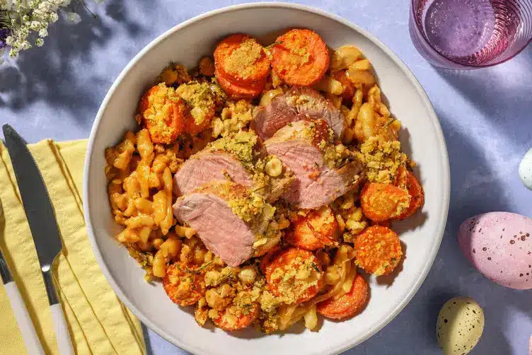 Saftiges Schweinefilet mit Haselnuss-Kräuter-Kruste