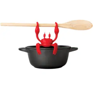 Thumbnail Schalenfreude am Herd! 😀 Warum ihr diese kleine Krabbe unbedingt zum Kochen braucht - Ototo "Red" Kochlöffelhalter für nur 10,95€! 🦀