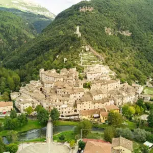 Thumbnail 🏰 Italien-Traum: Mittelalterliches Dorf-Hotel inkl. Frühstück &amp; Spa ab 58,14€ p.P./Nacht