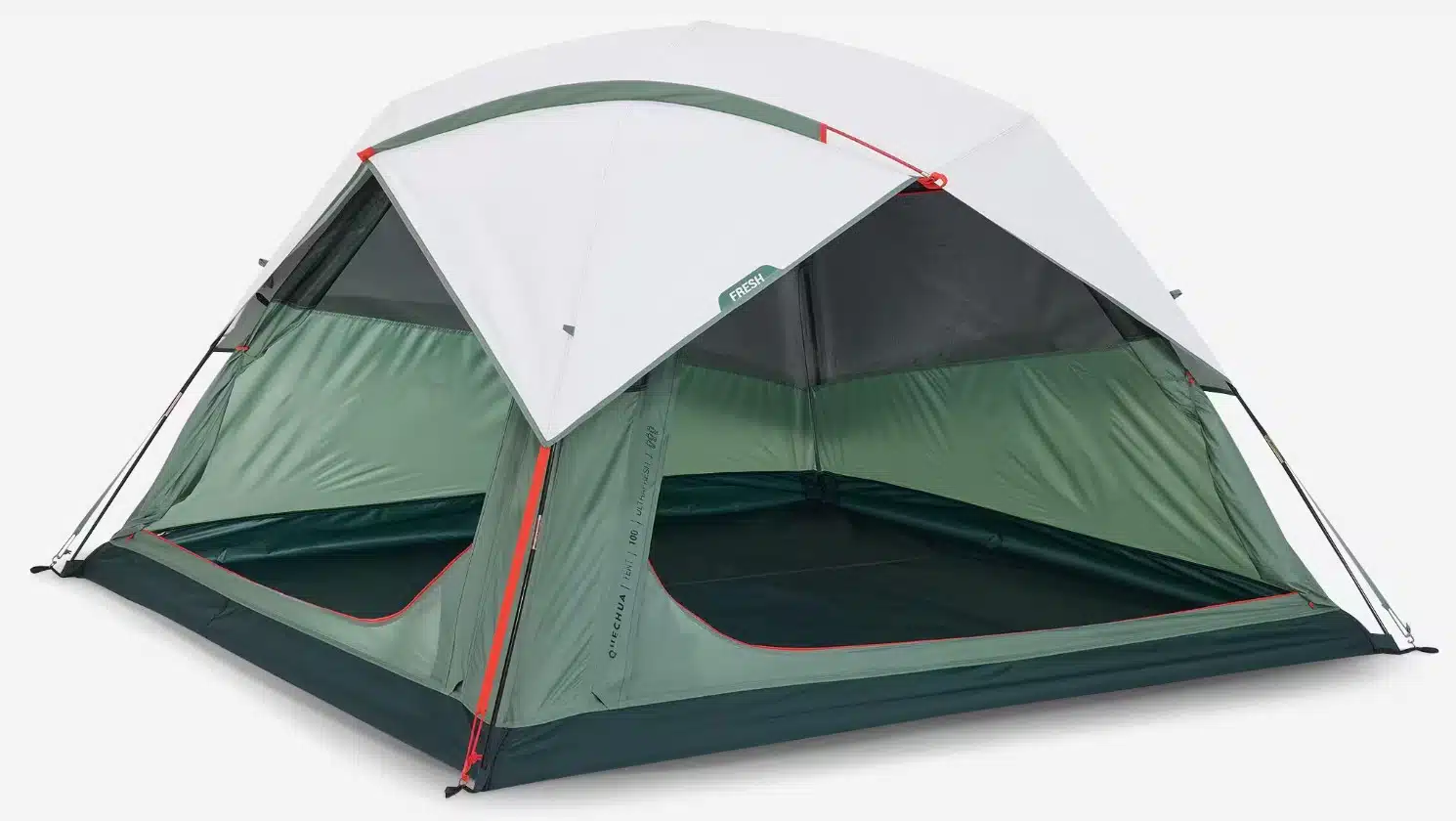 Aufgebautes Quechua Campingzelt