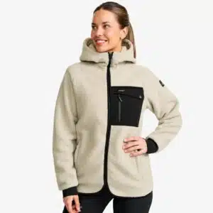 Thumbnail 🏔️ RevolutionRace: 20% Gutschein auf alle nicht-reduzierten Outdoor-Artikel (z.B. Shelpa Hoodie für 76€)