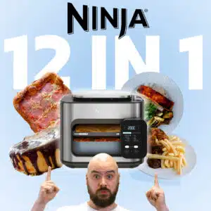 Dominik zeigt auf verschiedene Gerichte rund um den Ninja 12in1 Multikocher