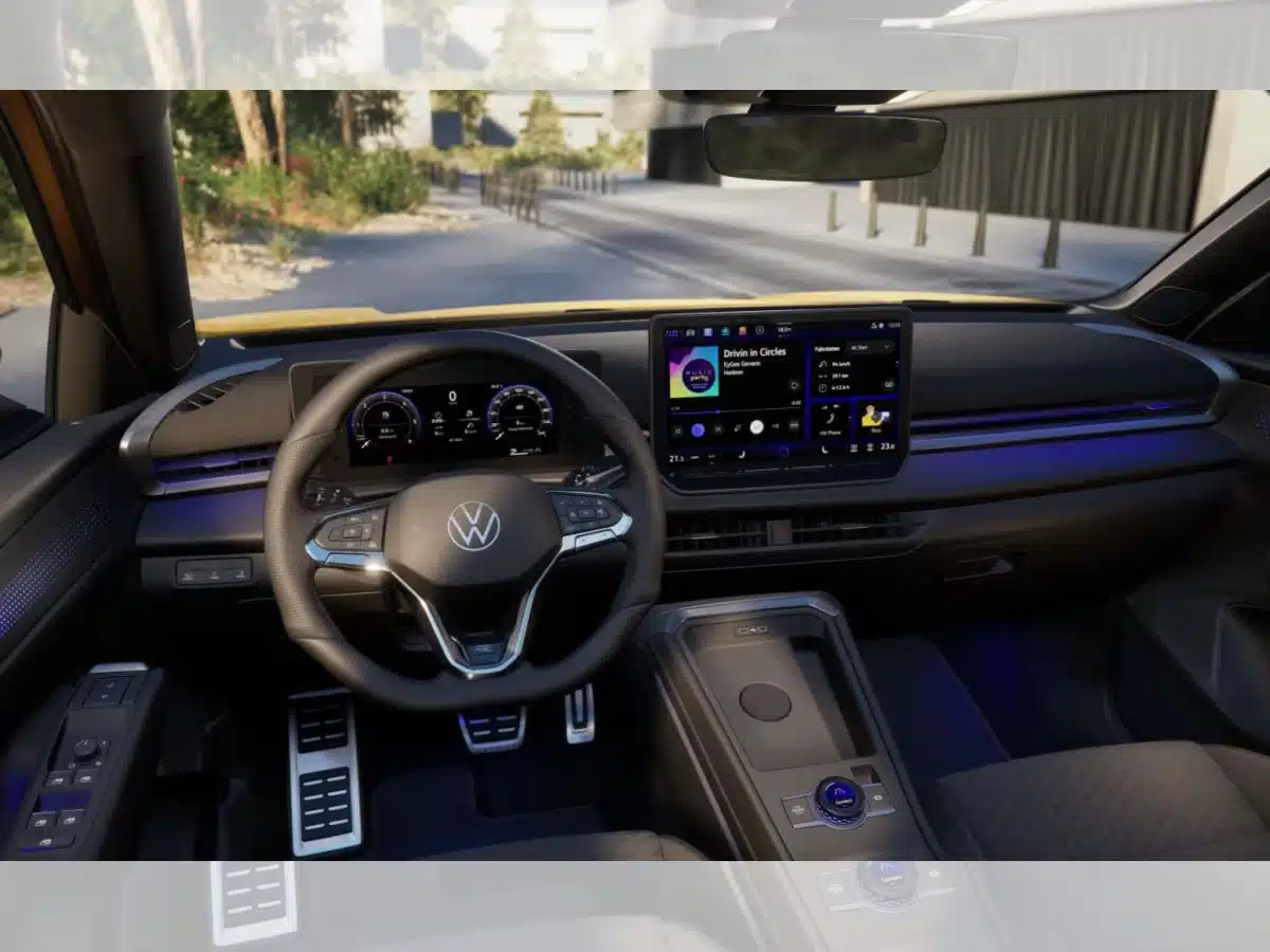VW T-Rock 2.0 eTSI DSG 4MOTION R-Line Cockpit