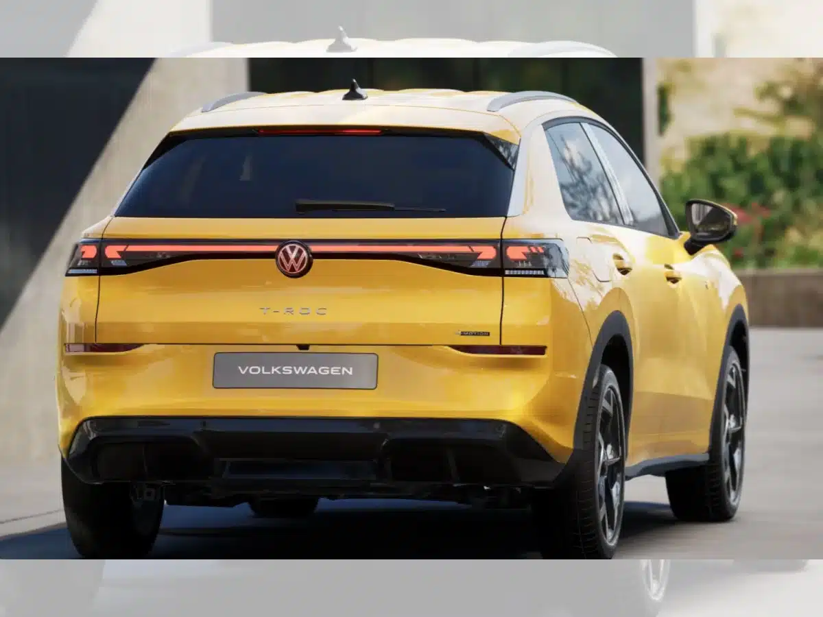 VW T-Roc 2.0 eTSI DSG 4MOTION R-Line Heckansicht