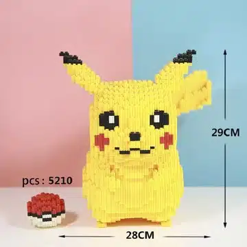 Pikachu-Figur aus Mikro-Klemmbausteinen mit Maßangaben