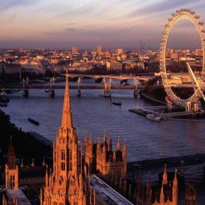 London Stansted: Hin- und Rückflug von Hamburg ab 17,84€
