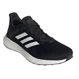 Laufschuh Adidas Pureboost 21 in schwarz/weiß für 63,91 € (statt 72,90 €).