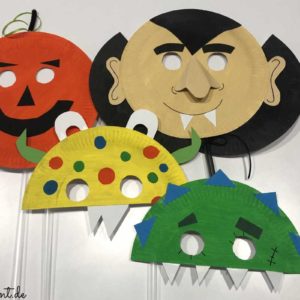 Kribbelbunt: Halloween-Masken basteln, Gruselige Halloween Einladungen basteln und mehr