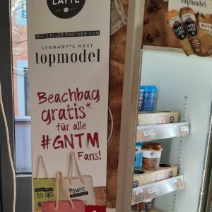 Gratis Beachbag bei Kauf von 3 Caffè Latte von Emmi