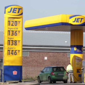 GRATIS 20 Liter tanken an bestimmten JET-Tankstellen von 13-14 Uhr *21.09. - 09.10.*