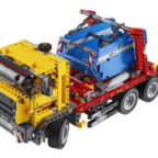 lego-technic-container-truck-42024
